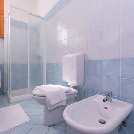 아파트 Fiumelatte Sleeps 4 Wifi T802384