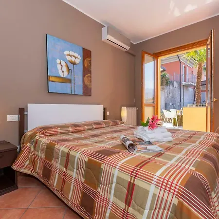 Fiumelatte Sleeps 4 Wifi T802384